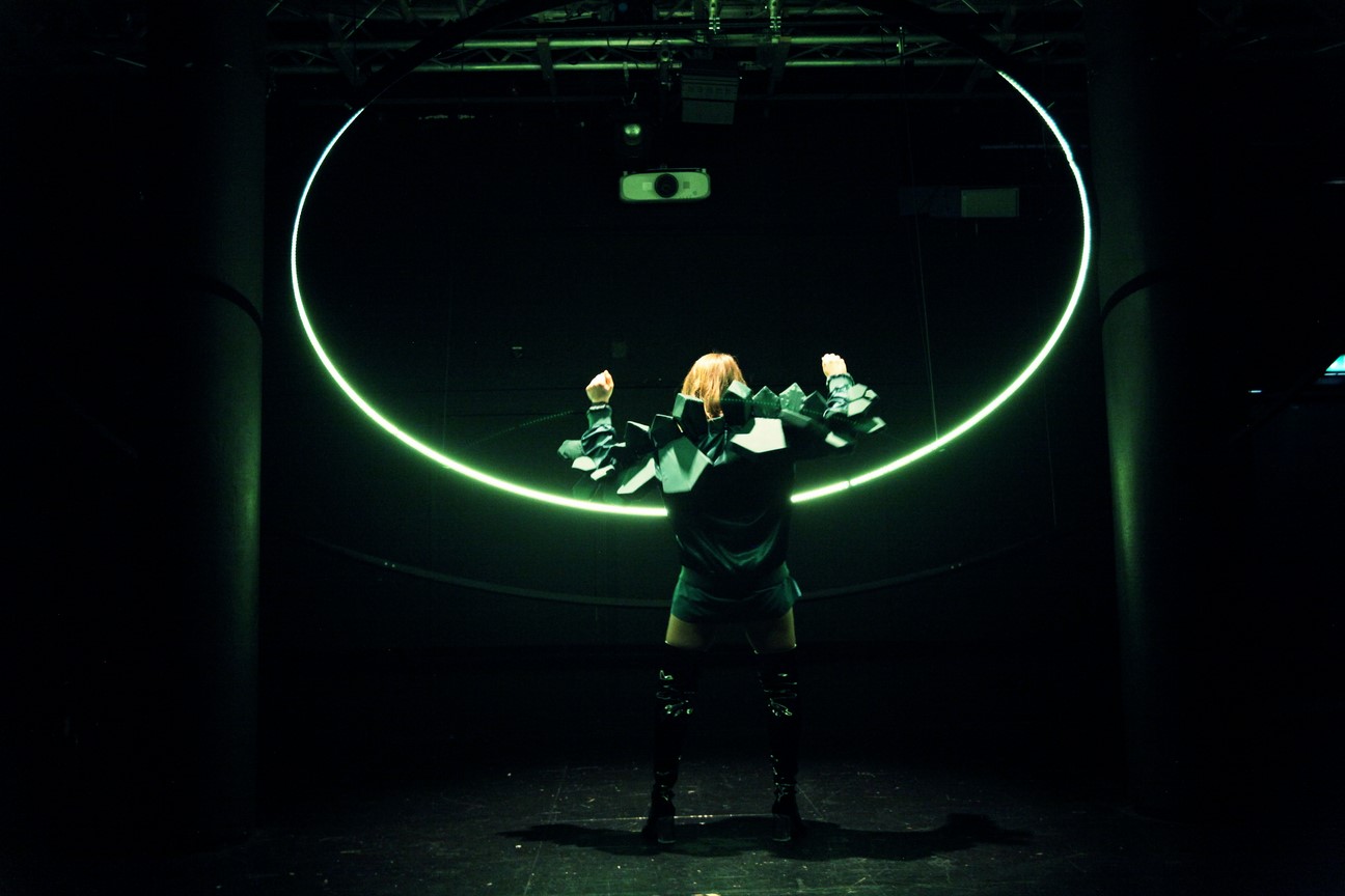 Bild11_#Heldnnen_Theater Bielefeld_Henrike Iglesias_Mascha Mihoa Bischoff_ Kostümdesign_Bühnenbild_Kostümbild (13c) (Kopie)