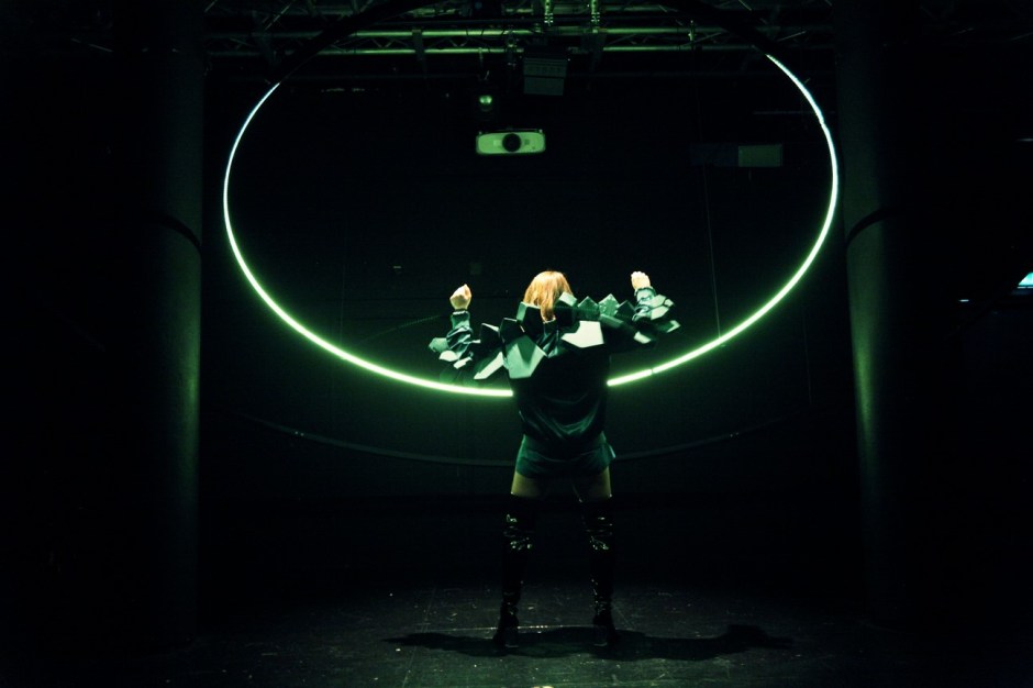 Bild11_#Heldnnen_Theater Bielefeld_Henrike Iglesias_Mascha Mihoa Bischoff_ Kostümdesign_Bühnenbild_Kostümbild (13c) (Kopie)