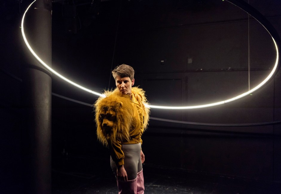 Inszenierung "Heldinnen",  am Theater Bielefeld, TAMdrei.