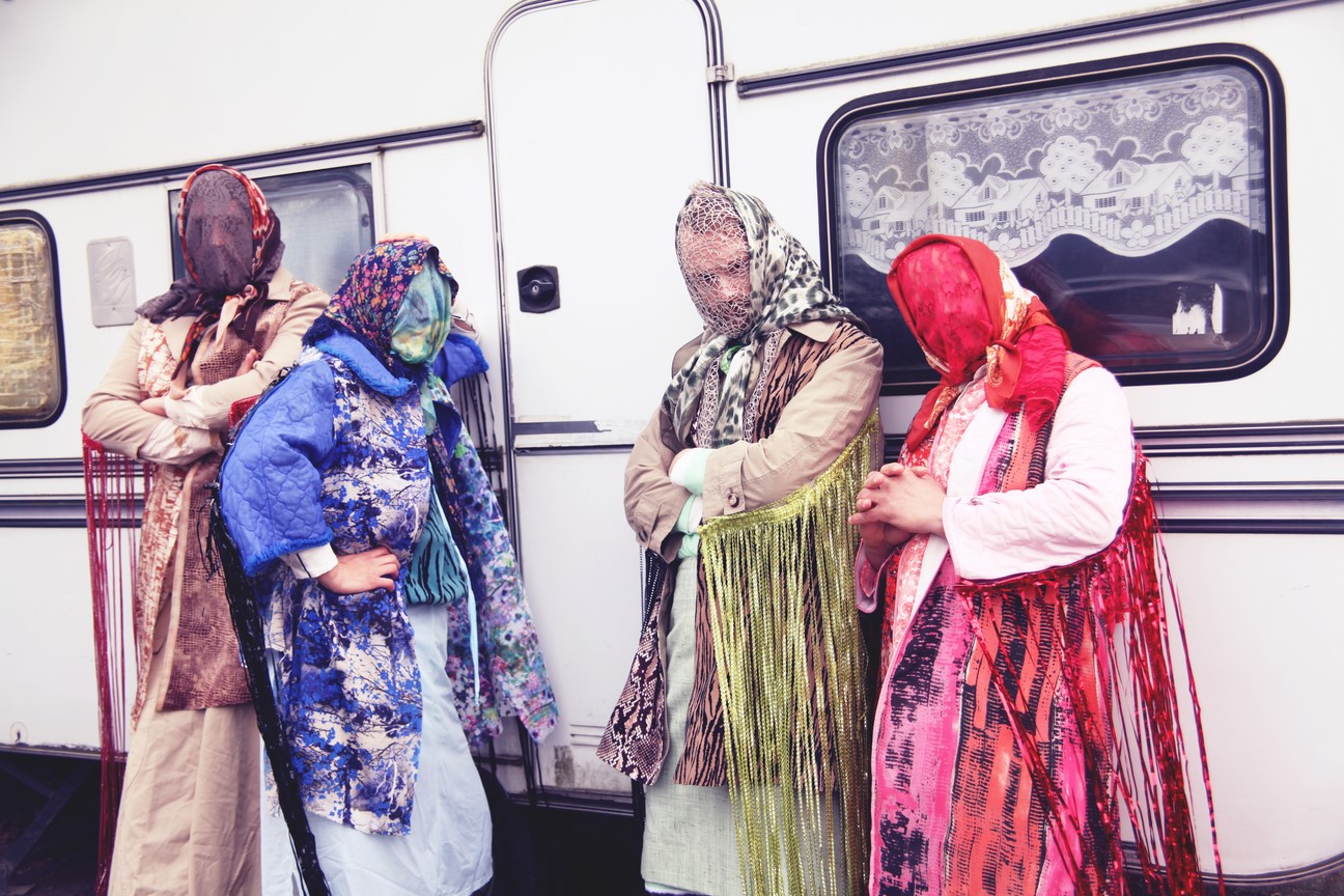 Die Abenteuer des starken Wanja_Ringlokschuppen Mühlheim_vorschlag hammer_Kristofer Gudmunson_Stephan Stock, Gesine Hohmann_Kostümbild_Kostümdesign_Kostüme_Mascha Mihoa Bischoff (10)