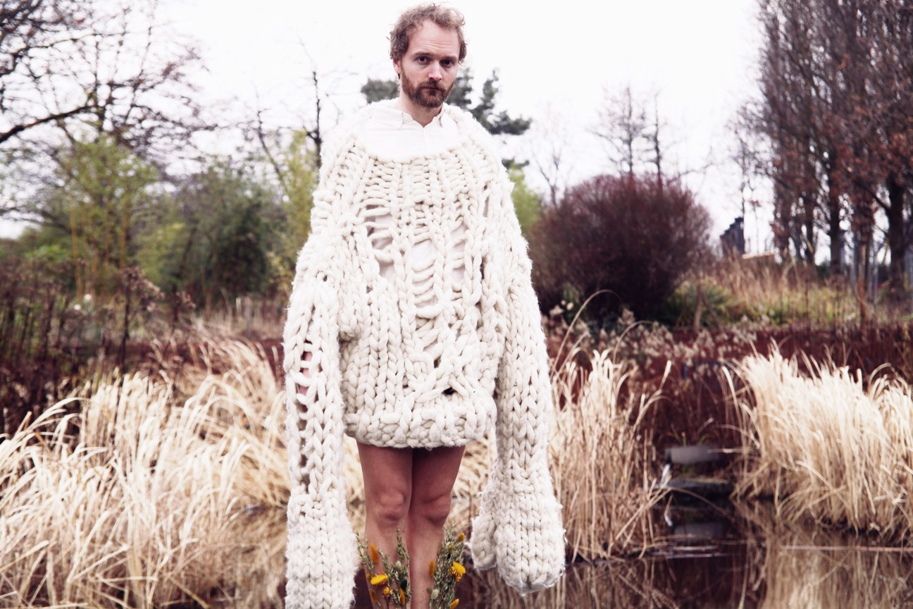 Die Abenteuer des starken Wanja_Ringlokschuppen Mühlheim_vorschlag hammer_Kristofer Gudmunson_Stephan Stock, Gesine Hohmann_Kostümbild_Kostümdesign_Kostüme_Mascha Mihoa Bischoff (11b