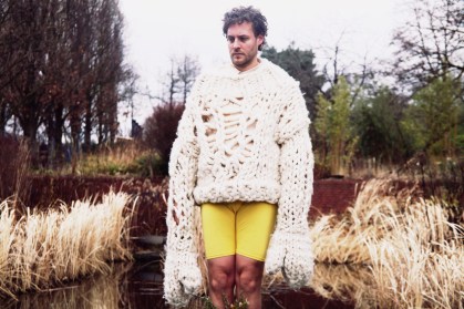 Die Abenteuer des starken Wanja_Ringlokschuppen Mühlheim_vorschlag hammer_Kristofer Gudmunson_Stephan Stock, Gesine Hohmann_Kostümbild_Kostümdesign_Kostüme_Mascha Mihoa Bischoff (2c)