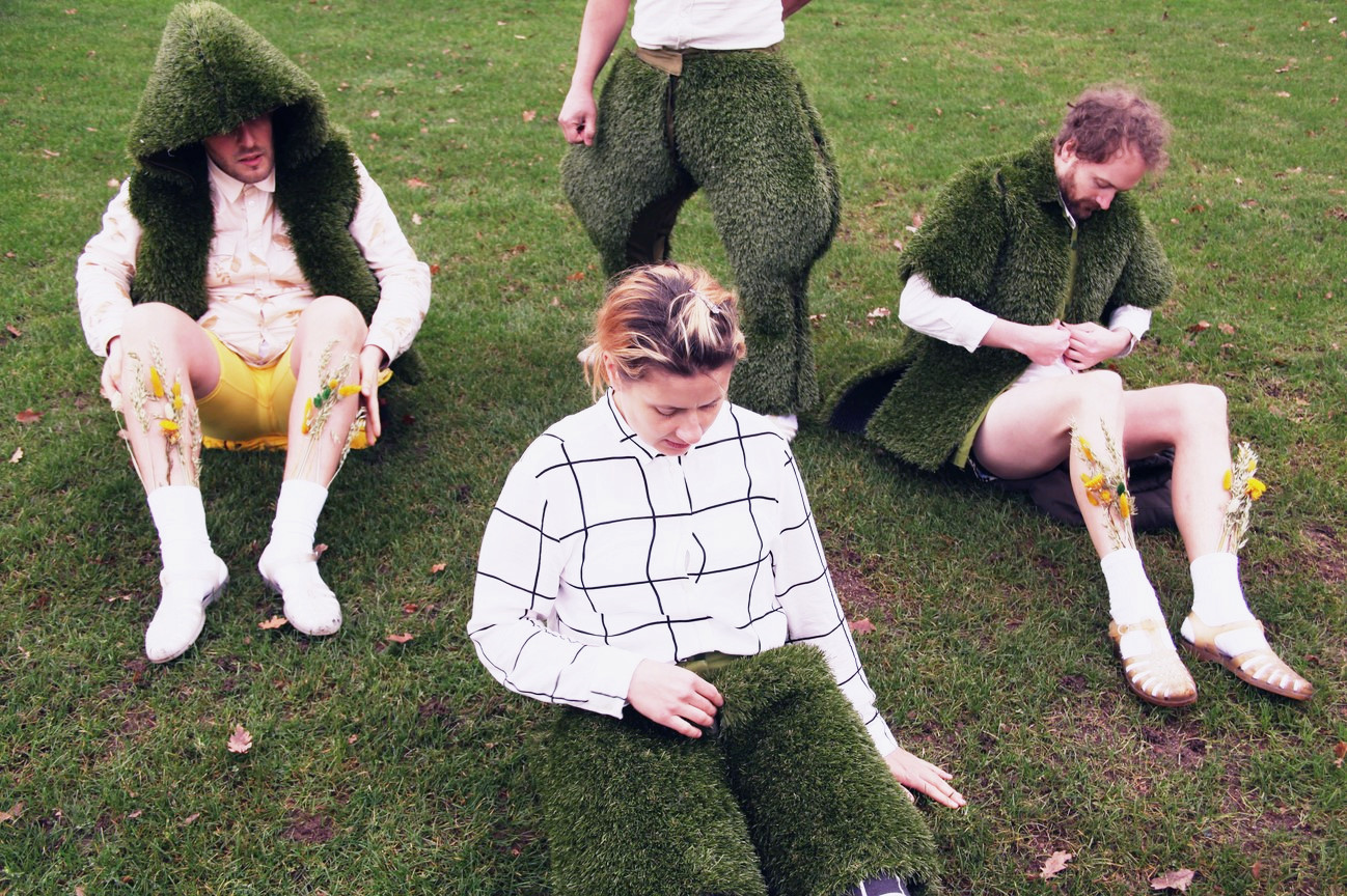 Die Abenteuer des starken Wanja_Ringlokschuppen Mühlheim_vorschlag hammer_Kristofer Gudmunson_Stephan Stock, Gesine Hohmann_Kostümbild_Kostümdesign_Kostüme_Mascha Mihoa Bischoff (5c)