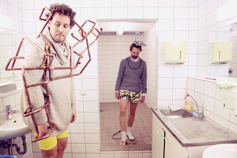 Die Abenteuer des starken Wanja_Ringlokschuppen Mühlheim_vorschlag hammer_Kristofer Gudmunson_Stephan Stock, Gesine Hohmann_Kostümbild_Kostümdesign_Kostüme_Mascha Mihoa Bischoff (7)