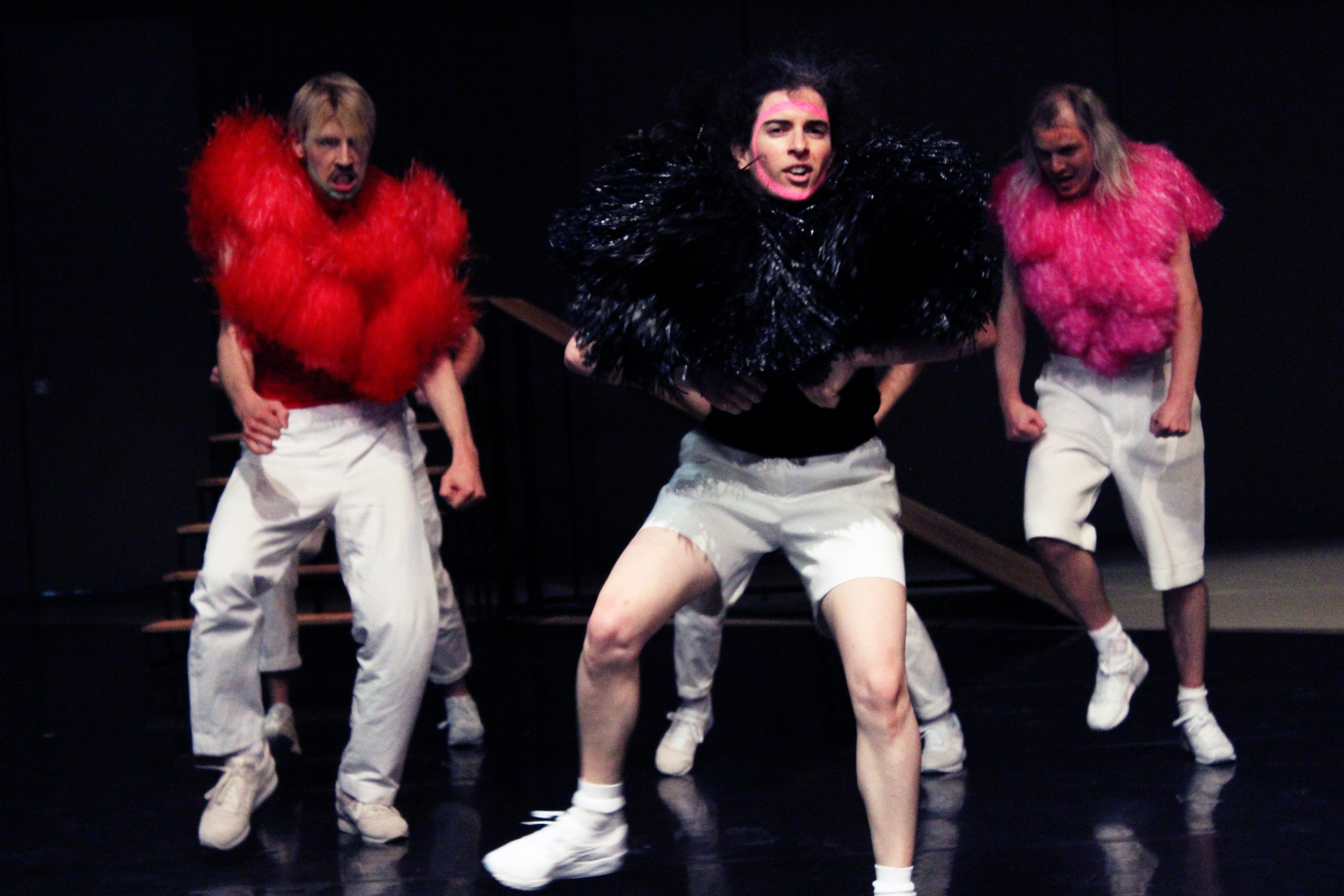 Mascha Bischoff_Kostümbild_Bühnenbild_FUN!_ Lea Moro_ Tanzhaus Zürich_Tanz im August_Foto Mascha Mihoa Bischoff_10