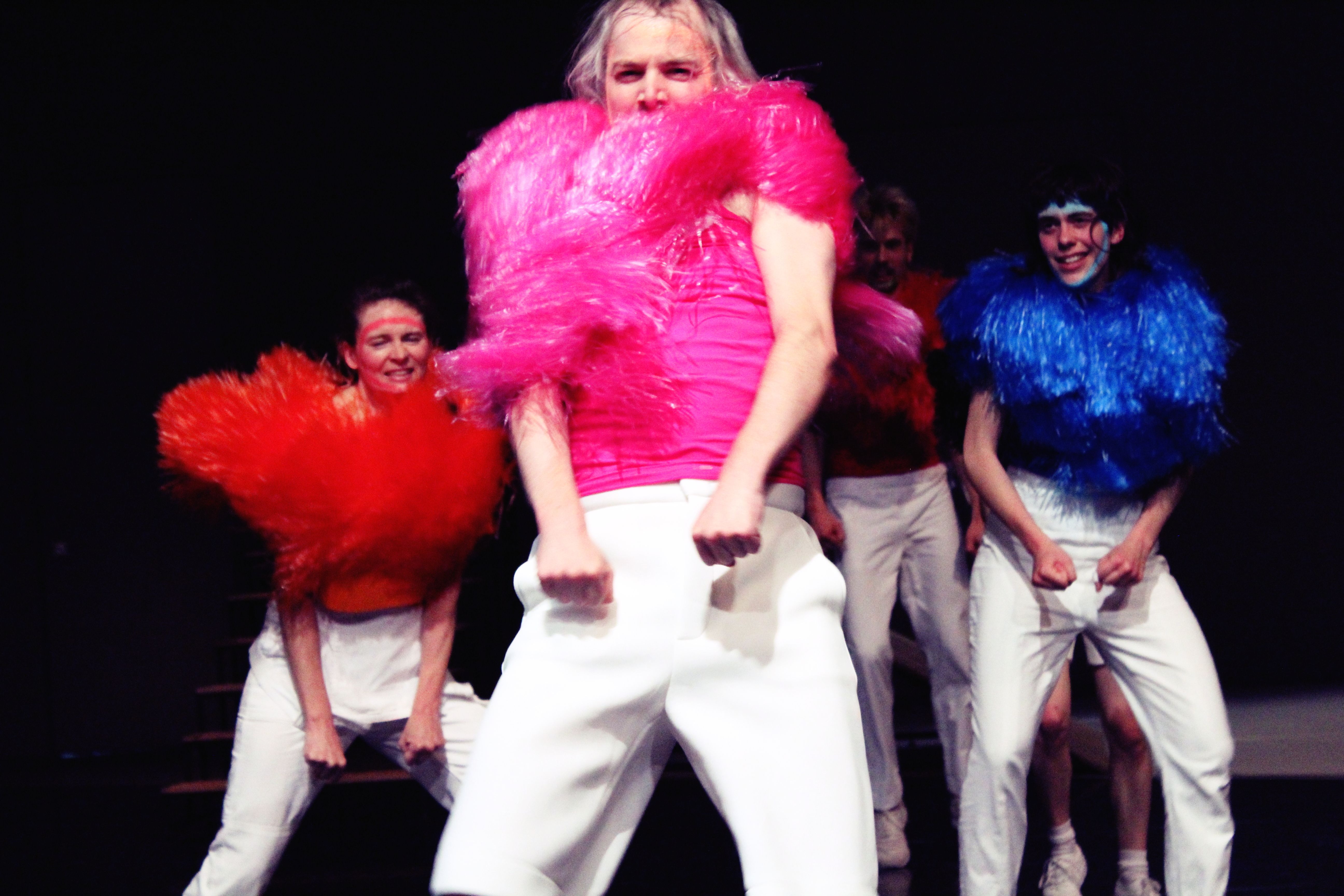 Mascha Bischoff_Kostümbild_Bühnenbild_FUN!_ Lea Moro_ Tanzhaus Zürich_Tanz im August_Foto Mascha Mihoa Bischoff_7