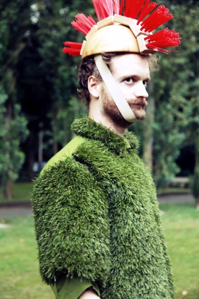 mascha-mihoa-bischoff-kostumbild-kostumdesign-die-abenteuer-des-starken-wanja-vorschlag-hammer-ringlokschuppen-mulheim-4