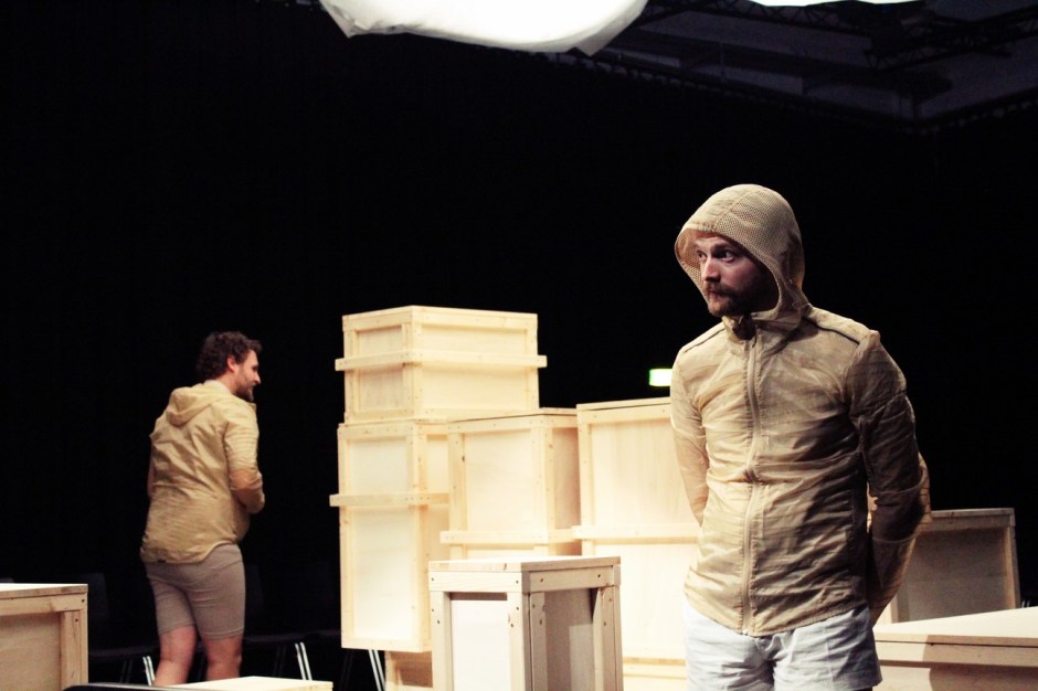 Kostüm_Die Ausgrabung_Regie vorschlaghammer_Kostümbild_ Mascha Mihoa Bischoff_Ringlokschuppen Ruhr_Foto Mascha Bischoff (Kopie)