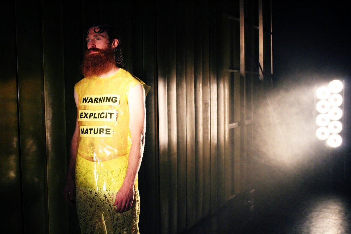 Kostüm_Penthesilea_Regie_Leonie Böhm_Kostümbild_Mascha Mihoa Bischoff_Theater Konstanz._Foto2_Mascha Bischoff (Kopie)