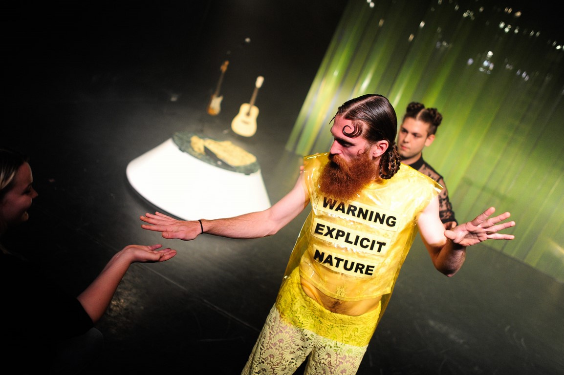 Kostüm_Penthesilea_Regie_Leonie Böhm_Kostümbild_Mascha Mihoa Bischoff_Theater Konstanz._Foto_Bjoern Jansen (1) (Kopie)