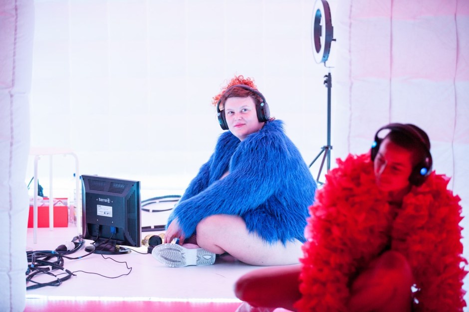 Henrike Iglesias_Oh my_Kostüm Mascha Mihoa Bischoff_Roxytheater Birsfelden_Sophiensaele Berlin_Foto Paula Reissig (5) (Kopie)