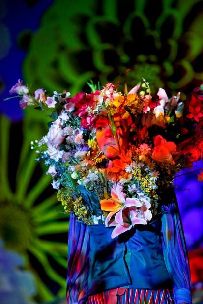 Schauspielhaus Bochum_Alle Jahre wieder_Regie Hannah Biedermann_Bühnenbild Mascha Mihoa Bischoff_Kostümbild Mascha Mihoa Bischoff_Foto Birgit Hupfeld(1)