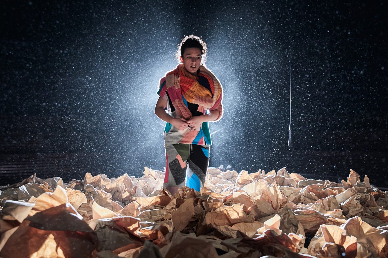 JES_Junges Esemble Stuttgart_Rose ist eine Rose_Regie Hannah Biedermann_Bühne und Kostüme Mascha Mihoa Bischoff_Foto Alex Wunsch (12) (Kopie)