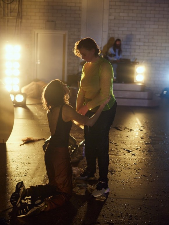 Münchner Kammerspiele_Yung Faust_Regie Leonie Böhm_Kostüme Mascha Mihoa Bischoff_Foto Julian Baumann (6)