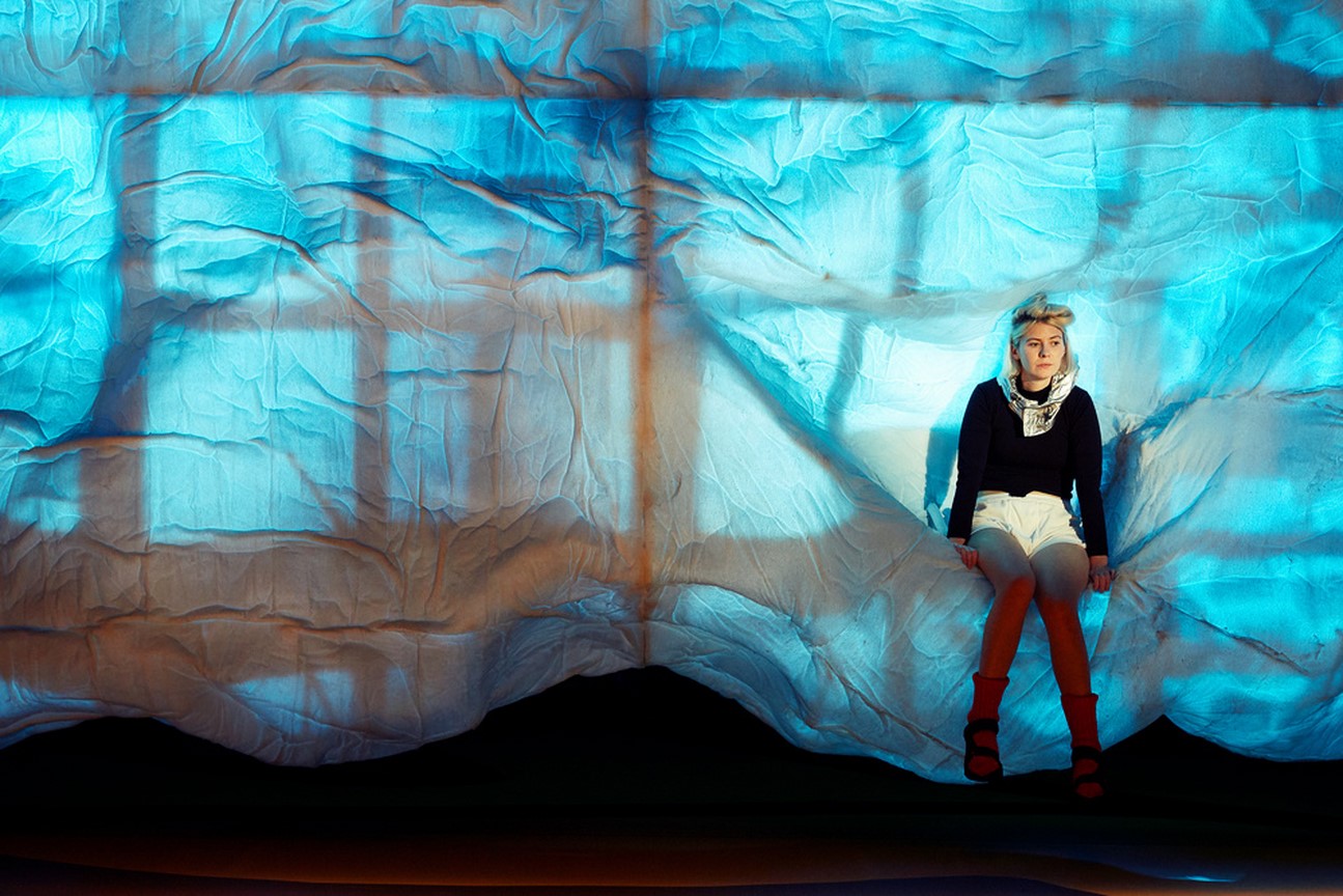 Kostüm_Die Räuberinnen_Regie Leonie Böhm_Kostümbild_ Mascha Mihoa Bischoff_Münchner Kammerspiele_Foto Judith Buss (Kopie)