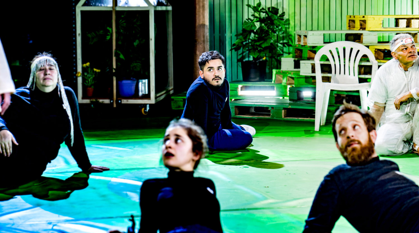 Menschen Göttern gleich_Veddeltopia_Schauspielhaus Hamburg_Regie_Paulina Neukampf_Kostüme_Kostümbild_Mascha Mihoa Bischoff_Foto Christian Bartsch (7)